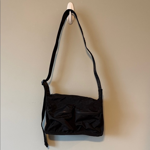 Baggu Medium Cargo Crossbody - Black - Picture 4 of 10